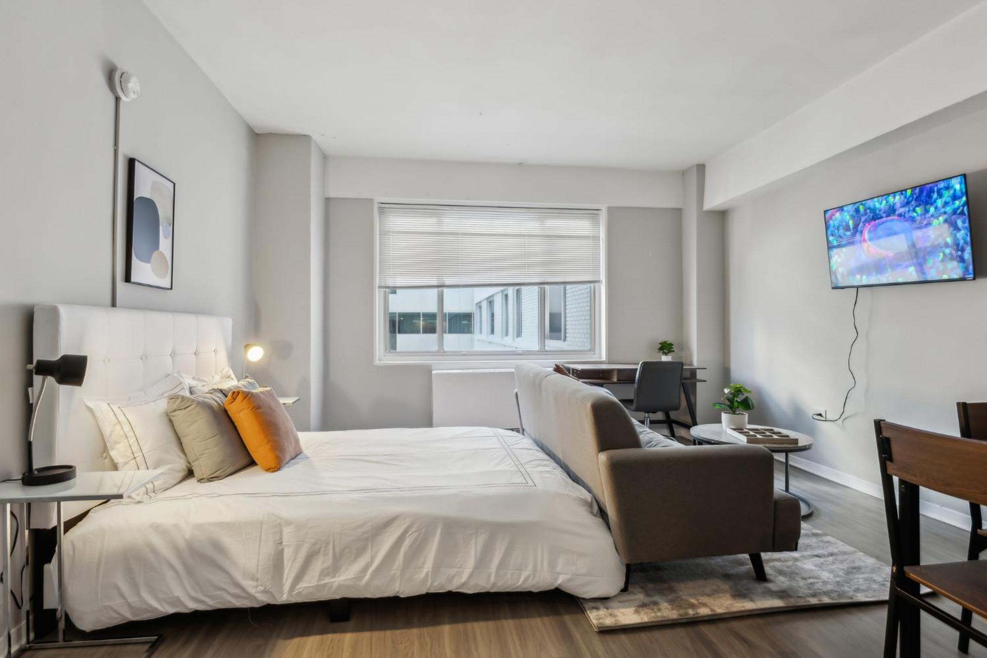 Crest At Peachtree 1135 Spacious 1 Bd 1 Bth