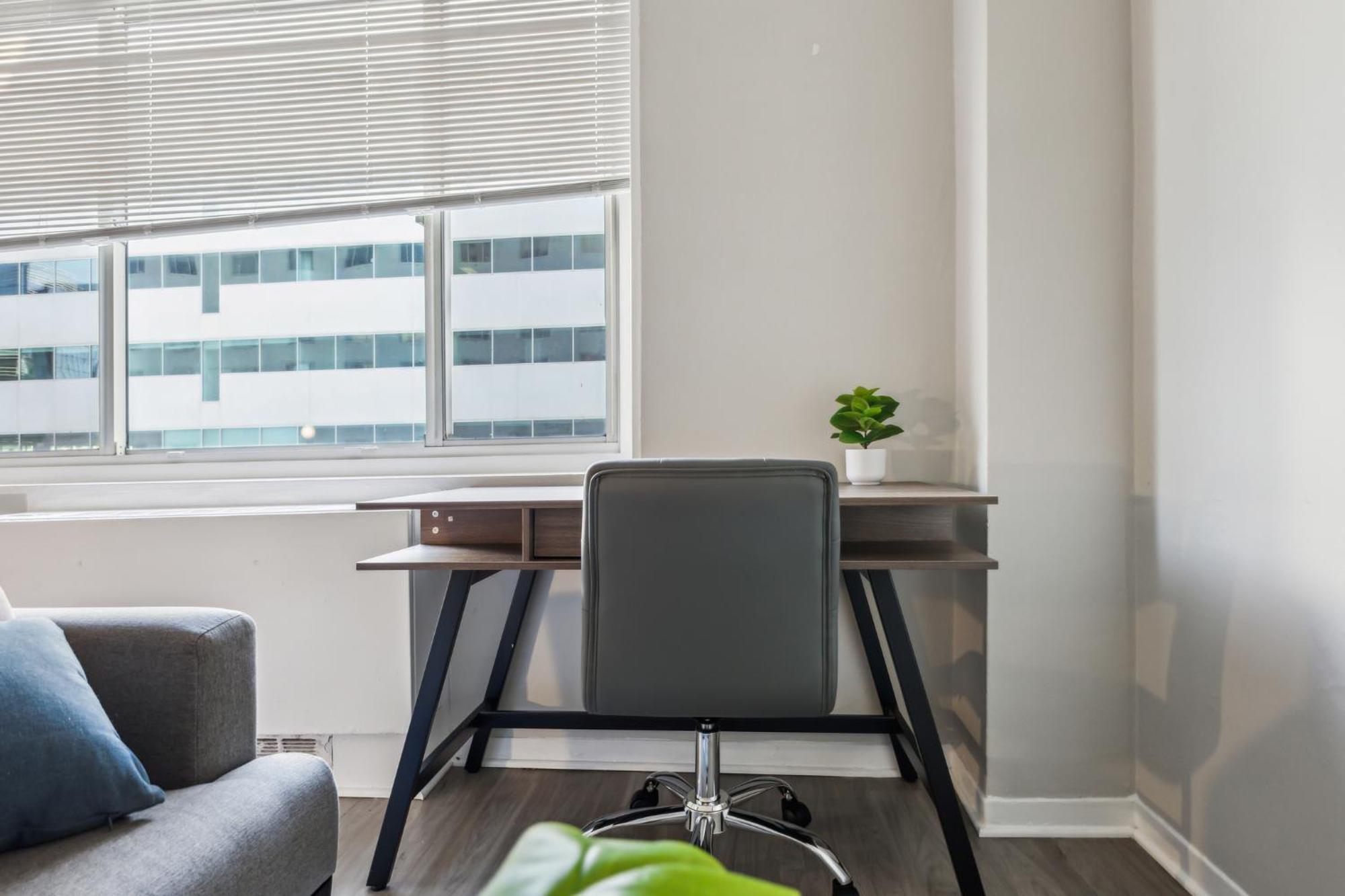 Crest At Peachtree 1135 Spacious 1 Bd 1 Bth